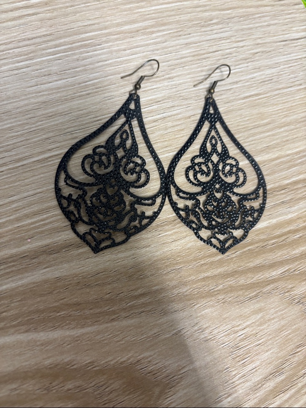 Plunder Black Lace Filigree Teardrop Earrings